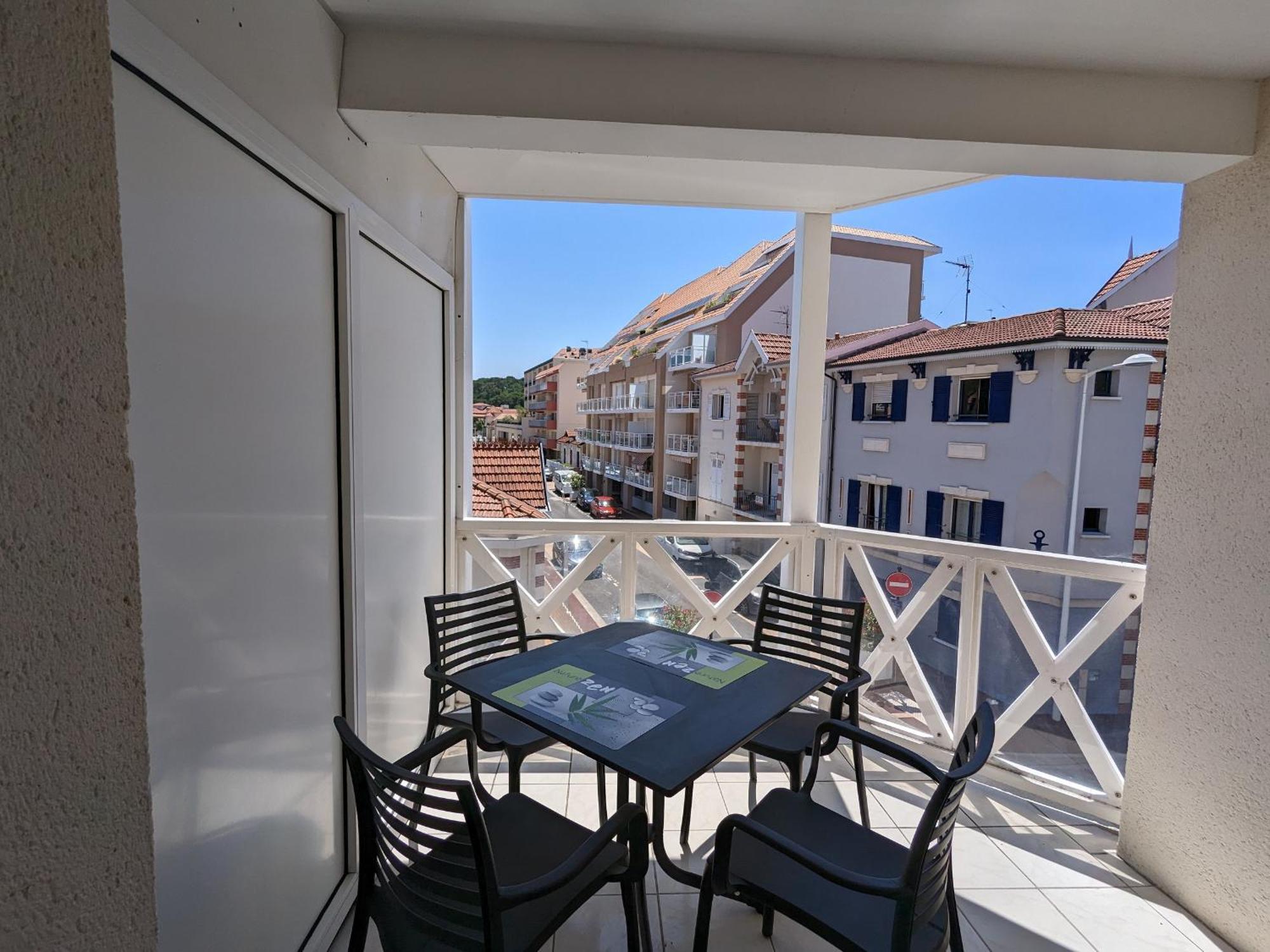 Arcachon Centre : Charmant T2 Avec Loggia, Parking Securise Et Proche Plage - Fr-1-420-61 Exterior foto